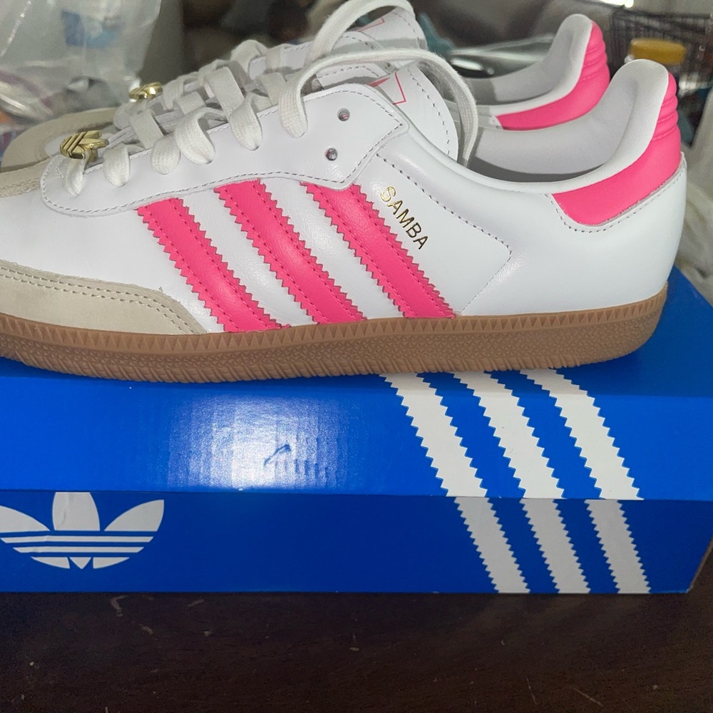 LIKE NEW Adidas Women’s Samba White and Pink Sneakers- only worn 2x